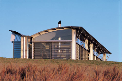 Built in the 1980s, the Magney House on Australia’s South Coast demonstrates both the modernist and traditional elements that influence Murcutt.